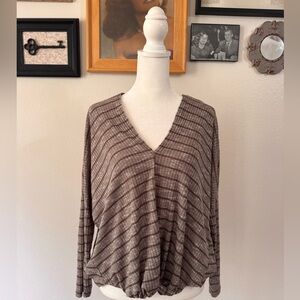 Striped V-Neck Long Sleeve Top